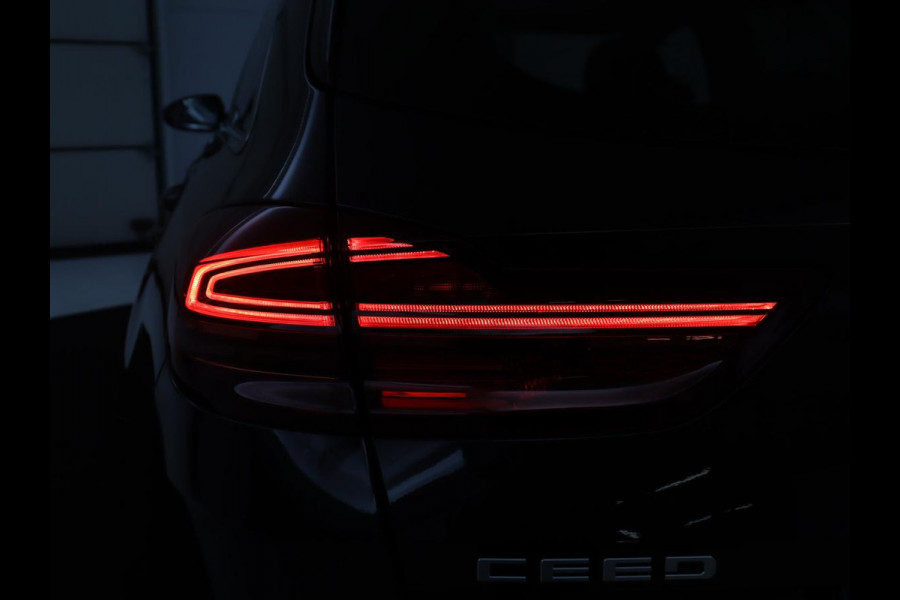 Kia Ceed Sportswagon 1.0 T-GDi ExecutiveLine | Pano.Dak | Camera | Stoelverwarming | Apple Carplay | JBL Sound | Dodehoek Ass.