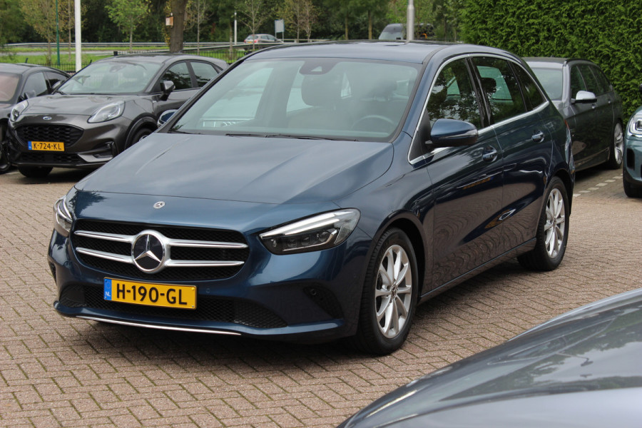 Mercedes-Benz B-Klasse 180 Advantage / Camera / Bruin Leder / Matrix LED / 17'' / CarPlay / Virtual Cockpit / Cruise Control / Elektr. achterklep