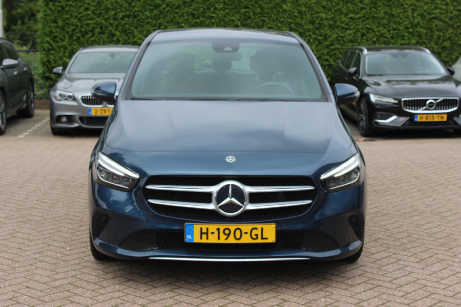 Mercedes-Benz B-Klasse 180 Advantage / Camera / Bruin Leder / Matrix LED / 17'' / CarPlay / Virtual Cockpit / Cruise Control / Elektr. achterklep