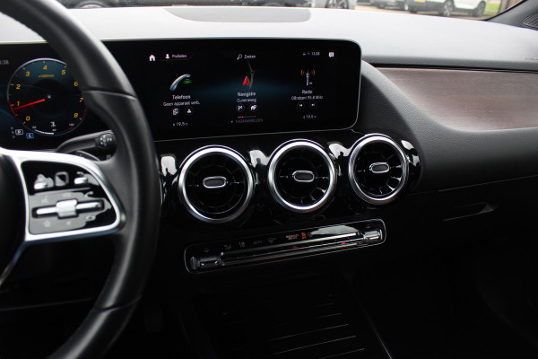 Mercedes-Benz B-Klasse 180 Advantage / Camera / Bruin Leder / Matrix LED / 17'' / CarPlay / Virtual Cockpit / Cruise Control / Elektr. achterklep