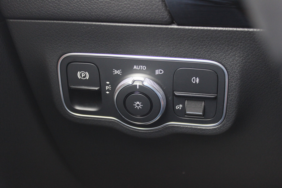 Mercedes-Benz B-Klasse 180 Advantage / Camera / Bruin Leder / Matrix LED / 17'' / CarPlay / Virtual Cockpit / Cruise Control / Elektr. achterklep
