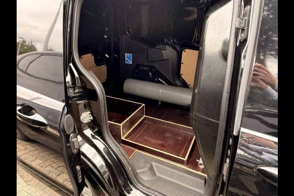 Ford Transit Courier 1.5 TDCI Limited Duratorq S&S | SCI |100pk | Navigatie | Camera | Cruise control | Lichtmetalen velgen | Stoelverwarming | Reservewiel