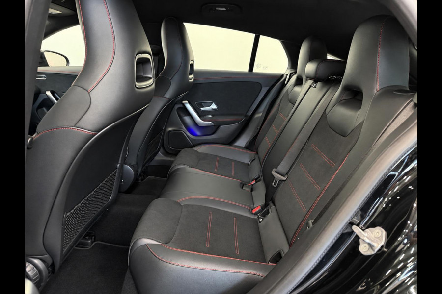 Mercedes-Benz CLA-Klasse Shooting Brake 250 e AMG Limited PHEV SoH 97%  AMG  Leder Alcantara Camera Navigatie Apple CarPlay Stoelverwarming Sfeerverlichting Elektrische achterklep Wireless charging
