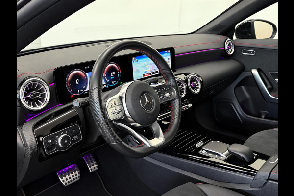 Mercedes-Benz CLA-Klasse Shooting Brake 250 e AMG Limited PHEV SoH 97%  AMG  Leder Alcantara Camera Navigatie Apple CarPlay Stoelverwarming Sfeerverlichting Elektrische achterklep Wireless charging