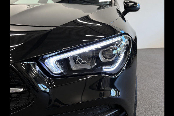 Mercedes-Benz CLA-Klasse Shooting Brake 250 e AMG Limited PHEV SoH 97%  AMG  Leder Alcantara Camera Navigatie Apple CarPlay Stoelverwarming Sfeerverlichting Elektrische achterklep Wireless charging