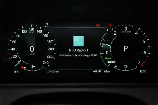 Land Rover Range Rover Velar 2.0 P400e Pano ACC Stoelvent Black Pack Winter Pack