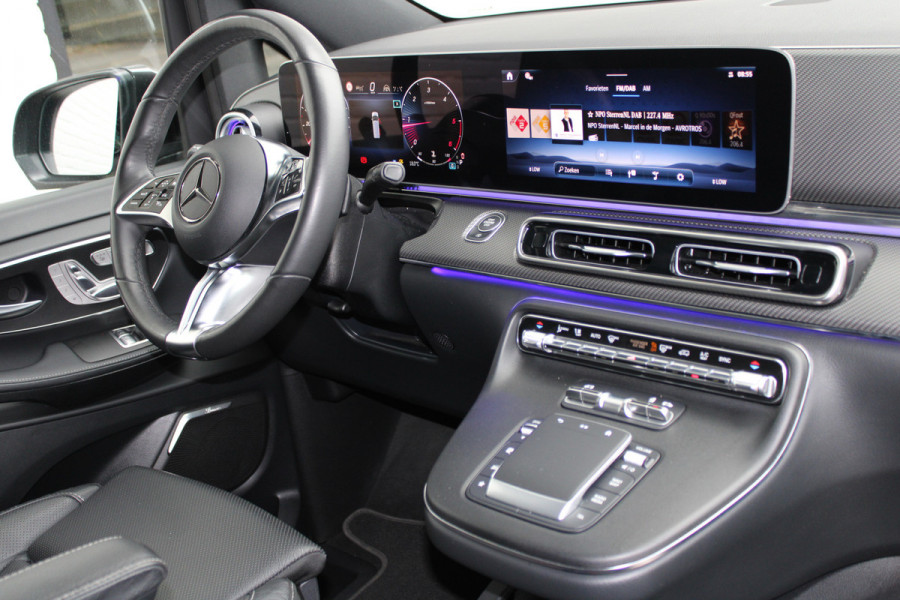 Mercedes-Benz V-Klasse 300d / XXL / AMG / DC / 4-Matic / Luchtvering / Elec Stoel / Burmester / NIEUWSTAAT
