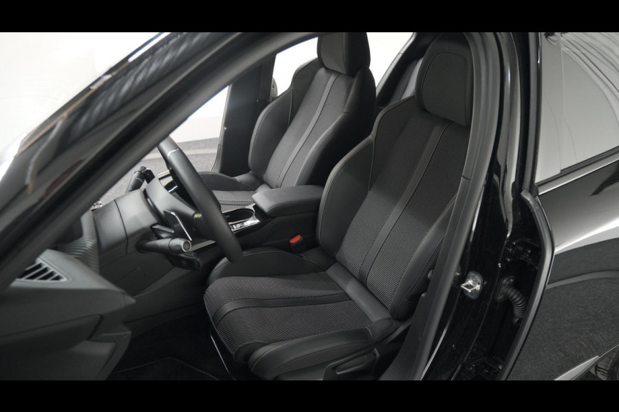 Peugeot 2008 PureTech 130 EAT8 GT | Trekhaak | 360 Camera | Adaptieve Cruise Control | Apple Carplay