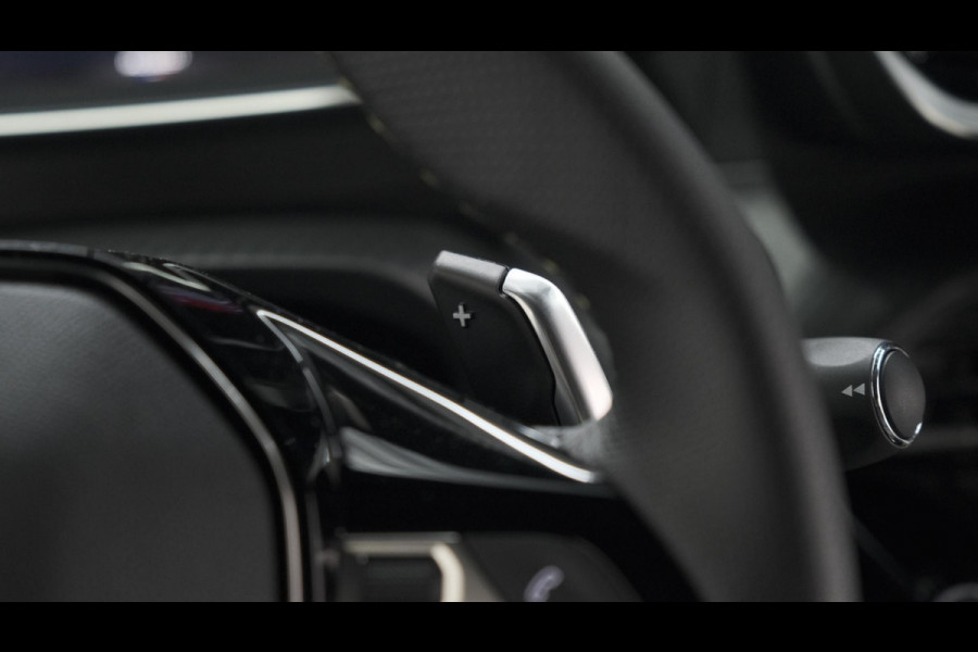 Peugeot 2008 PureTech 130 EAT8 GT | Trekhaak | 360 Camera | Adaptieve Cruise Control | Apple Carplay