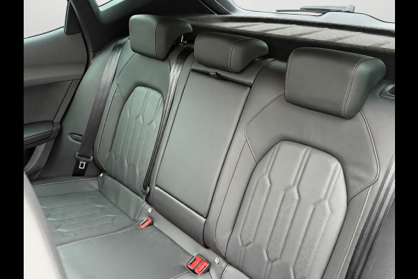 CUPRA Formentor 1.4 e-Hybrid Performance, panoramadak, 360 camera, memory, lederen schaal stoelen, 19 inch,VOL OPTIES