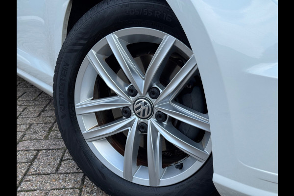 Volkswagen Golf 1.5 TSI Comfortline Business AUT CARPLAY NAP