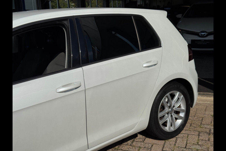 Volkswagen Golf 1.5 TSI Comfortline Business AUT CARPLAY NAP