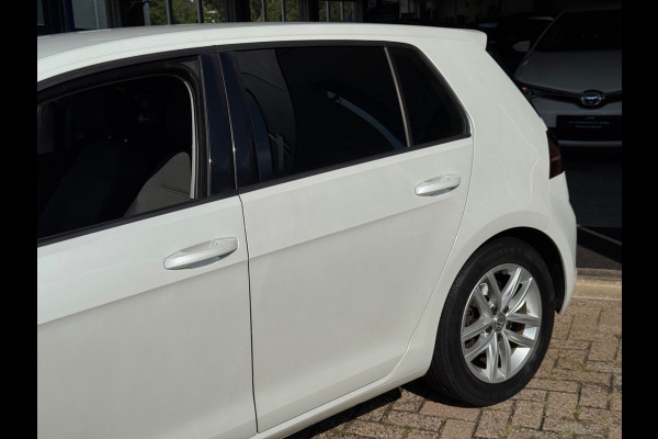 Volkswagen Golf 1.5 TSI Comfortline Business AUT CARPLAY NAP