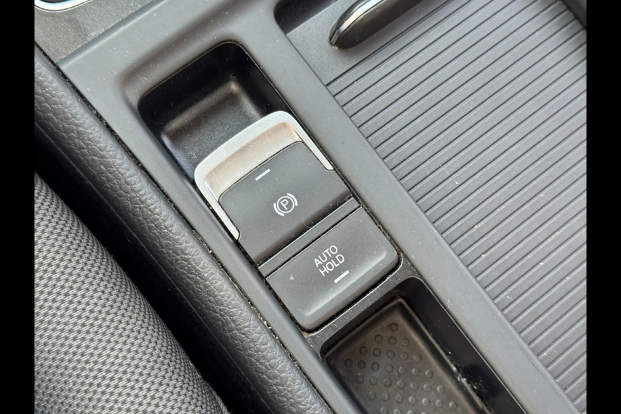 Volkswagen Golf 1.5 TSI Comfortline Business AUT CARPLAY NAP