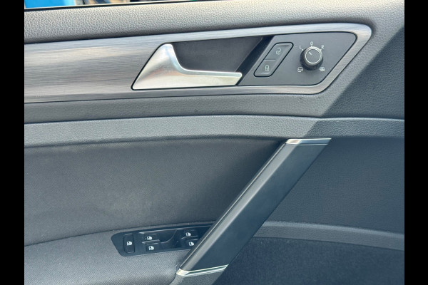 Volkswagen Golf 1.5 TSI Comfortline Business AUT CARPLAY NAP