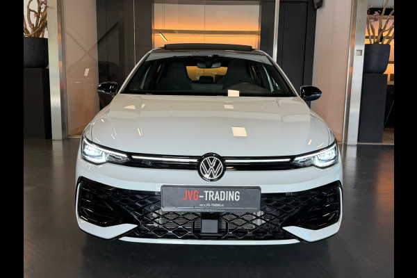 Volkswagen Golf 8.5 1.5 eTSI R-Line Facelift Panorama IQ-light Camera