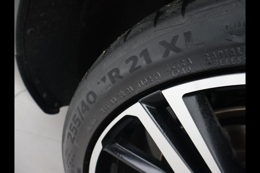 Volvo XC60 2.0 T6 RECHARGE 340 PK R-DESIGN + 21 INCH | TREKHAAK | PANORAMA | ADAPTIVE CRUISE | HK | CAMERA
