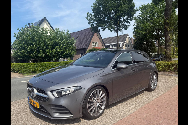 Mercedes-Benz A-Klasse 200 Premium AMG Pakket Panoramadak !