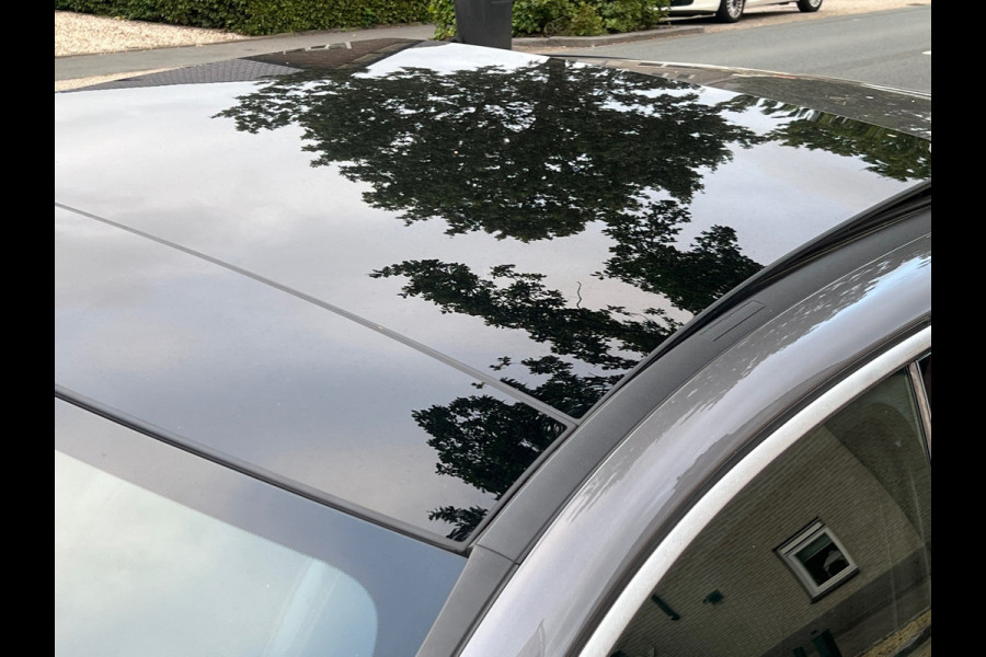 Mercedes-Benz A-Klasse 200 Premium AMG Pakket Panoramadak !