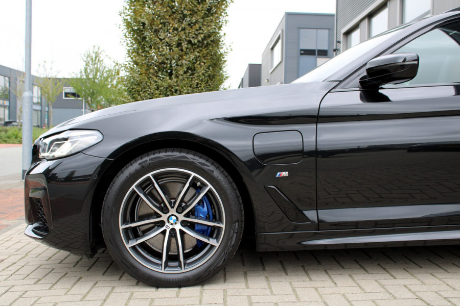 BMW 5 Serie Touring 530e High Executive | Pano | M Sport | Hifi | Mirror Pack | 20 inch