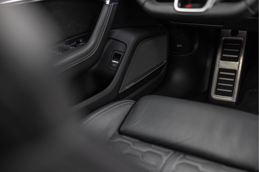 Audi RS6 Avant 4.0 TFSI 600pk Quattro Pano Keramisch Dynamic + Nachtzicht B&O Advanced