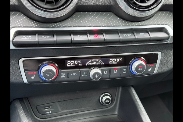 Audi Q2 35 TFSI S Edition Pano/Camera/Sfeer/Matrix