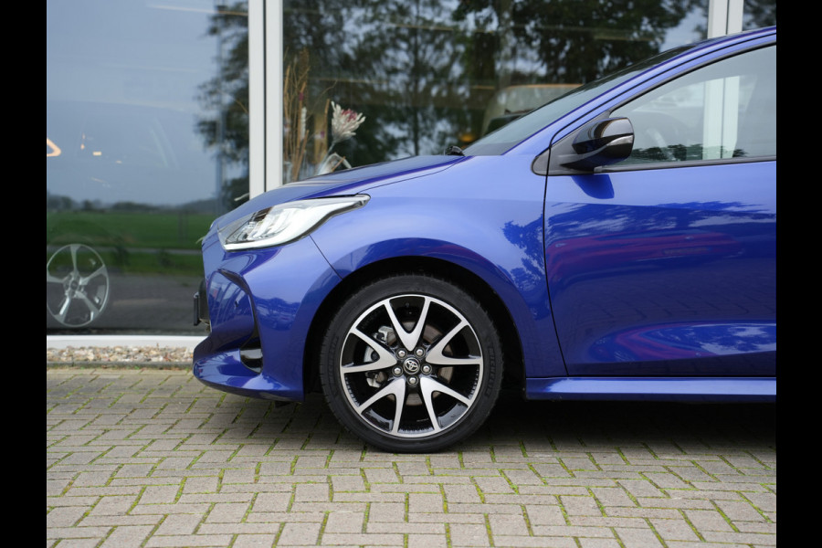 Toyota Yaris 1.5 Hybrid Executive | Head-up display | Draadloze telefoonlader | Voorstoelen verwarmd |