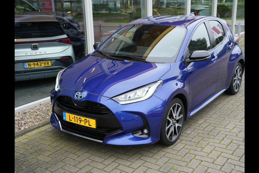 Toyota Yaris 1.5 Hybrid Executive | Head-up display | Draadloze telefoonlader | Voorstoelen verwarmd |