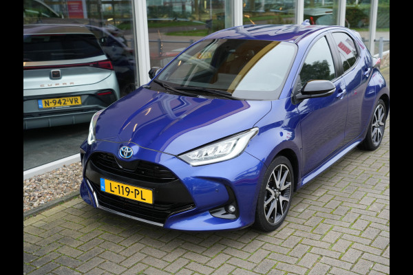 Toyota Yaris 1.5 Hybrid Executive | Head-up display | Draadloze telefoonlader | Voorstoelen verwarmd |