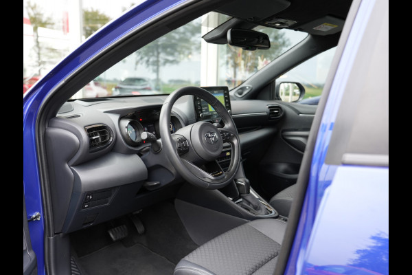 Toyota Yaris 1.5 Hybrid Executive | Head-up display | Draadloze telefoonlader | Voorstoelen verwarmd |
