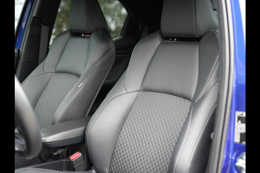 Toyota Yaris 1.5 Hybrid Executive | Head-up display | Draadloze telefoonlader | Voorstoelen verwarmd |