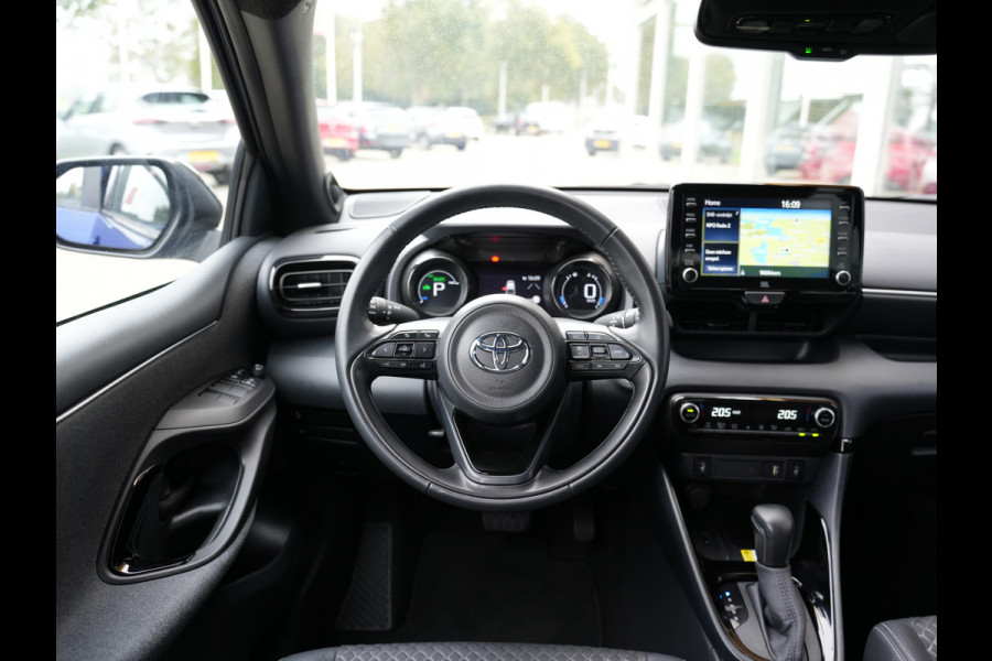 Toyota Yaris 1.5 Hybrid Executive | Head-up display | Draadloze telefoonlader | Voorstoelen verwarmd |