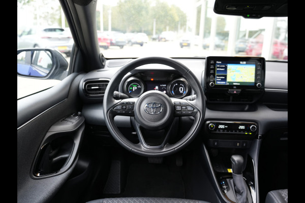 Toyota Yaris 1.5 Hybrid Executive | Head-up display | Draadloze telefoonlader | Voorstoelen verwarmd |
