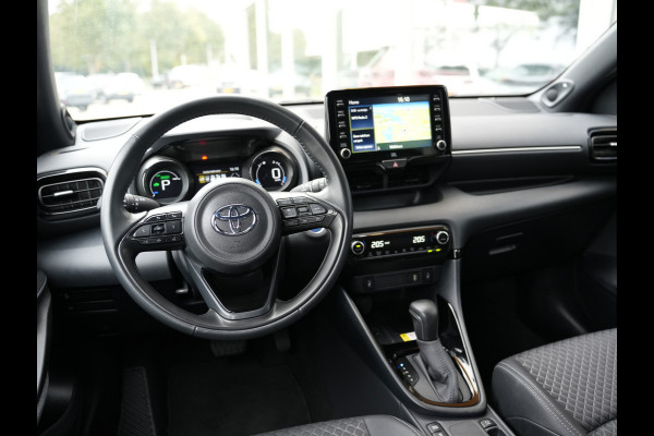 Toyota Yaris 1.5 Hybrid Executive | Head-up display | Draadloze telefoonlader | Voorstoelen verwarmd |