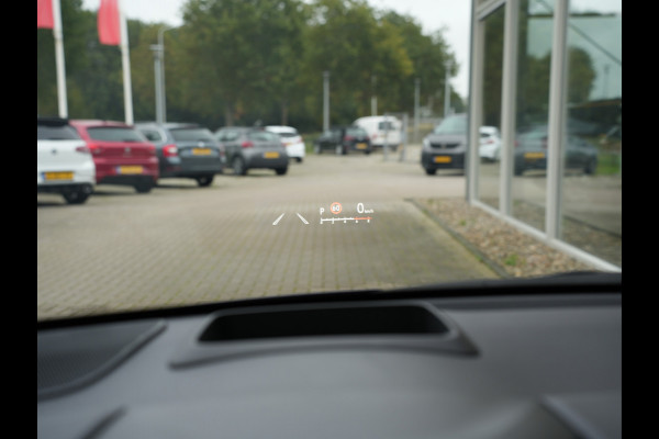 Toyota Yaris 1.5 Hybrid Executive | Head-up display | Draadloze telefoonlader | Voorstoelen verwarmd |
