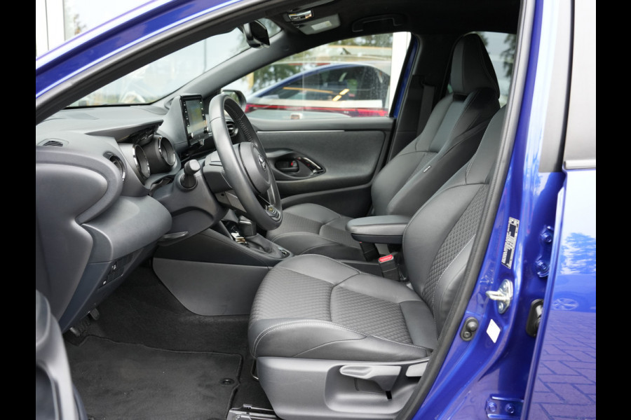 Toyota Yaris 1.5 Hybrid Executive | Head-up display | Draadloze telefoonlader | Voorstoelen verwarmd |