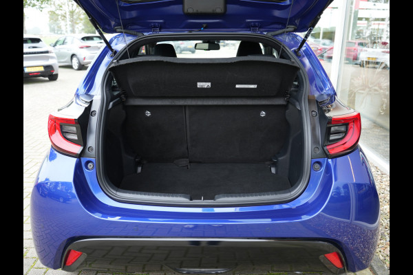 Toyota Yaris 1.5 Hybrid Executive | Head-up display | Draadloze telefoonlader | Voorstoelen verwarmd |