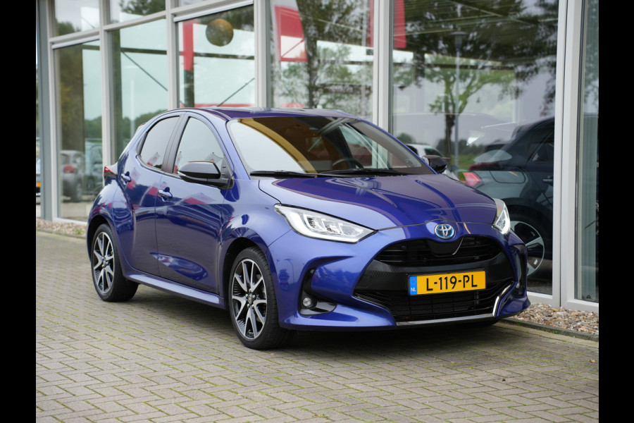 Toyota Yaris 1.5 Hybrid Executive | Head-up display | Draadloze telefoonlader | Voorstoelen verwarmd |