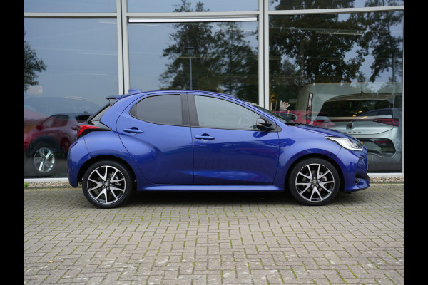 Toyota Yaris 1.5 Hybrid Executive | Head-up display | Draadloze telefoonlader | Voorstoelen verwarmd |