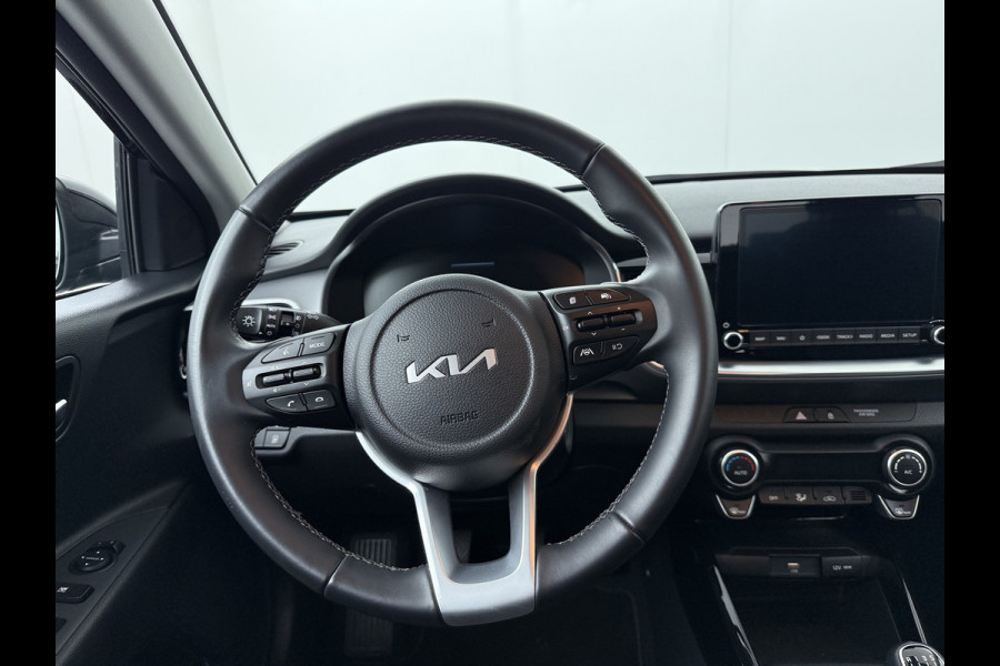 Kia Stonic 1.0 T-GDi MHEV DynamicLine - Apple Carplay/ Android Auto - Cruise Control - Airco - Achteruitrijcamera - Fabrieksgarantie tot 04-2032