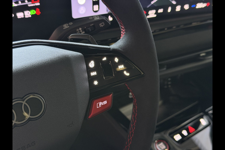 Audi RS5 Keramisch | Audi Sportpakket | Smart.Glass | Tech-Pro | HeadUp | Sportuitlaat | Panorama | B&O 3D | RS Sportstoelen Plus |