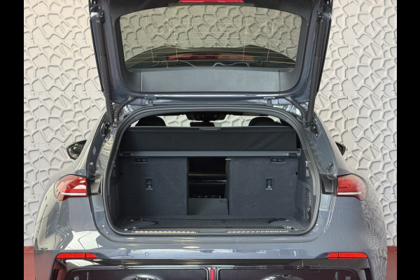 Audi RS5 Keramisch | Audi Sportpakket | Smart.Glass | Tech-Pro | HeadUp | Sportuitlaat | Panorama | B&O 3D | RS Sportstoelen Plus |
