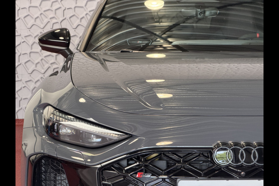 Audi RS5 Keramisch | Audi Sportpakket | Smart.Glass | Tech-Pro | HeadUp | Sportuitlaat | Panorama | B&O 3D | RS Sportstoelen Plus |