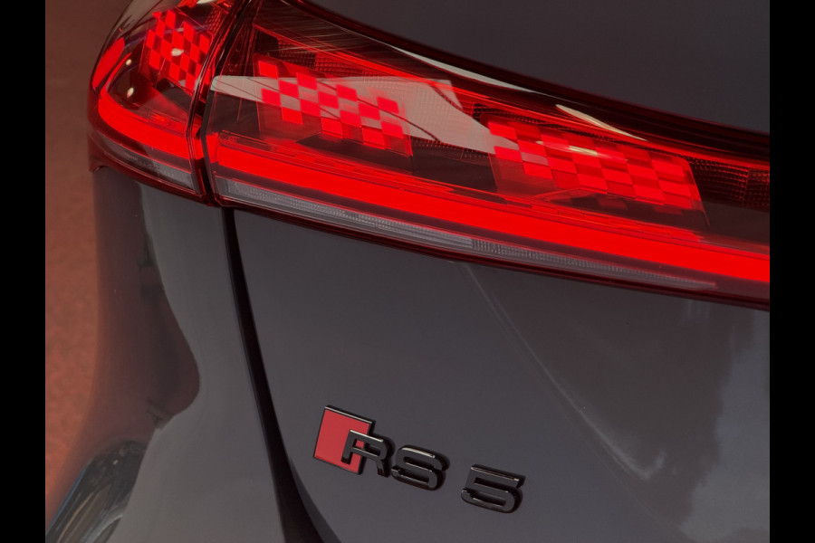 Audi RS5 Keramisch | Audi Sportpakket | Smart.Glass | Tech-Pro | HeadUp | Sportuitlaat | Panorama | B&O 3D | RS Sportstoelen Plus |