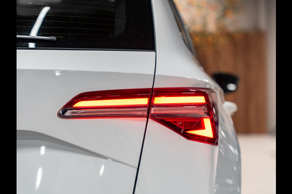 Škoda Karoq 1.5 TSI DSG ACT Sportline, Facelift, Pano, ACC, Apple Carplay, Cam, PDC, Ambiënte Light, Clima, Voll Onderhouden