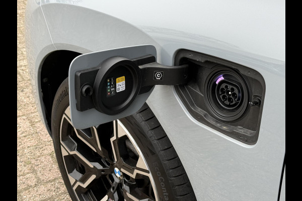 BMW X3 30e xDrive M SPORT | PANORAMA | HEAD UP | HARMAN KARDON | ICONIC GLOW | DRIVING ASS. PLUS |
