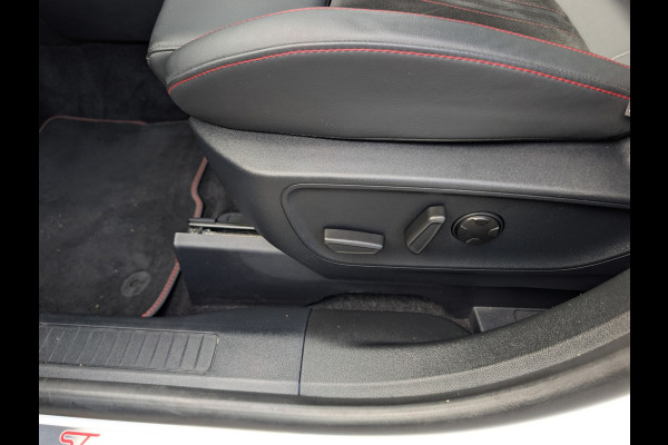 Ford Kuga 2.5 MHEV ST-Line X Panoramadak