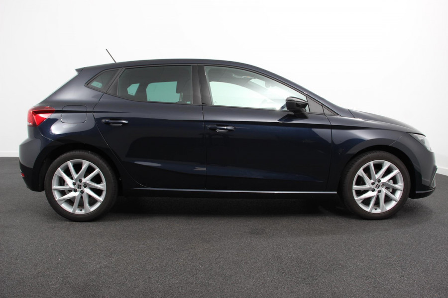 Seat Ibiza 1.0 TSI 110pk DSG FR Automaat Navigatie Apple Carplay/Android Auto Camera Parkeersensoren Adaptive cruise control Keyless Entry/Start Virtual Cockpit Stoelverwarming Ledverlichting Getinte ramen