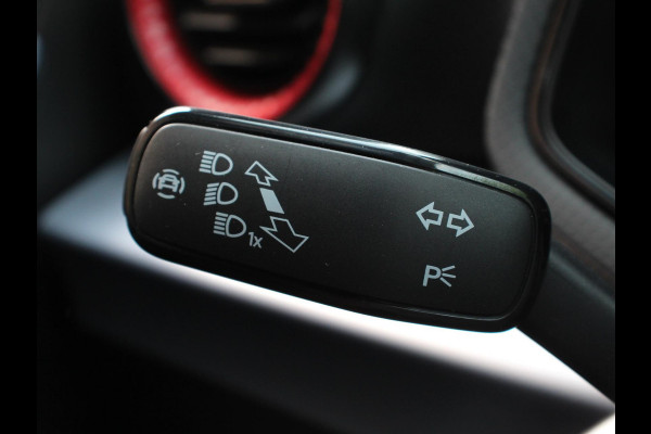 Seat Ibiza 1.0 TSI 110pk DSG FR Automaat Navigatie Apple Carplay/Android Auto Camera Parkeersensoren Adaptive cruise control Keyless Entry/Start Virtual Cockpit Stoelverwarming Ledverlichting Getinte ramen