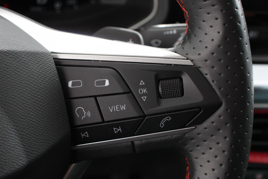 Seat Ibiza 1.0 TSI 110pk DSG FR Automaat Navigatie Apple Carplay/Android Auto Camera Parkeersensoren Adaptive cruise control Keyless Entry/Start Virtual Cockpit Stoelverwarming Ledverlichting Getinte ramen